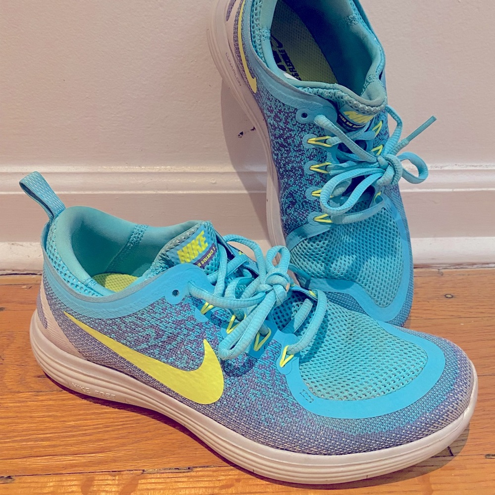 Women’s sz 8.5 Nike Free - USED ONCE for a photo shoot!!